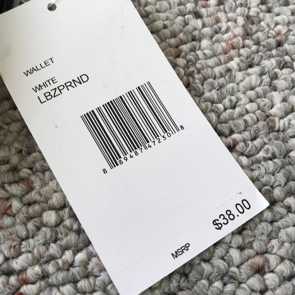 Luv Betsey LBZPRND Rainbow Heart Luv Wallet - Picture 4 of 4